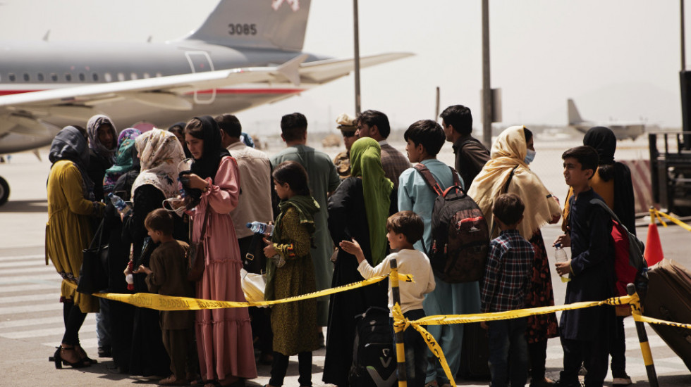 Talibani više neće dopuštati Avganistancima da idu na aerodrom, poručuju da nema ni produženja roka za evakuaciju