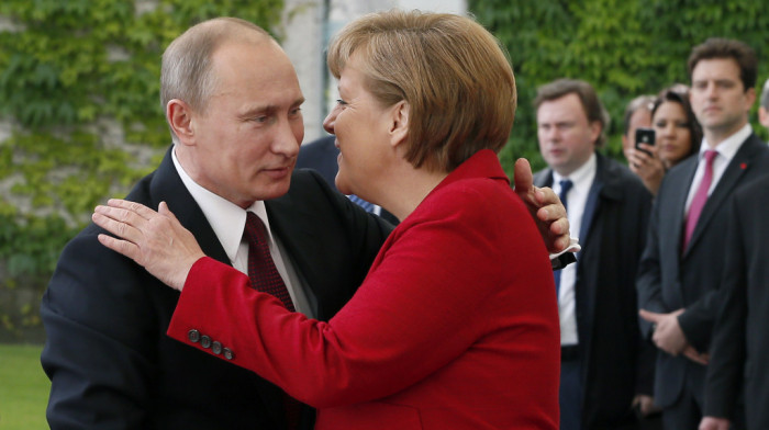 Putin uveren da poseta Merkelove nije samo oproštajna