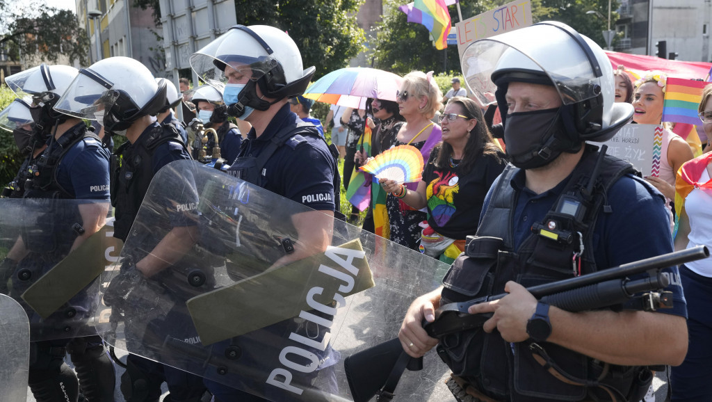 Veliko prisustvo policije na Paradi ponosa u Poljskoj