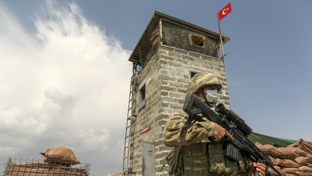 Ministar odbrane turske: Pokrenuta vojna ofanziva protiv kurdskih ekstremista u Iraku, granatiranje i u Siriji