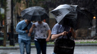 Kiša ne prestaje, temperatura pala i za 10 stepeni: Sudar toplog i hladnog vazduha donosi nestabilno vreme Srbiji