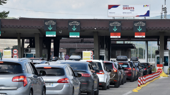 Stanje na graničnim prelazima: Vozila na Preševu čekaju 40 minuta, na Gostuni pola sata