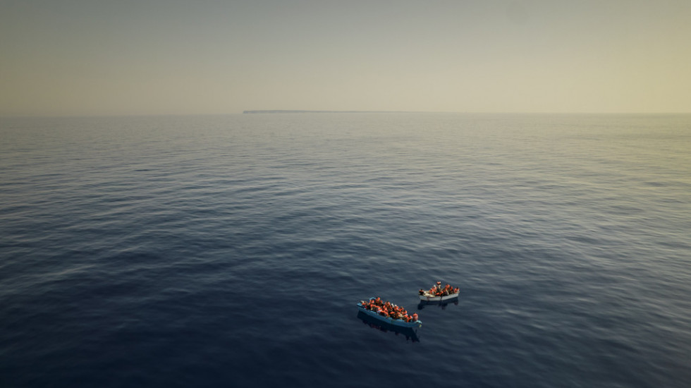 "Migranti su imali ožiljke od mučenja": Ribarski čamac sa više od 500 ljudi uputio se na ostrvo Lampeduza