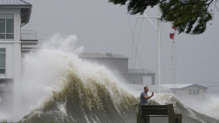 Bajden proglasio stanje velike katastrofe u Luizijani zbog uragana Ida