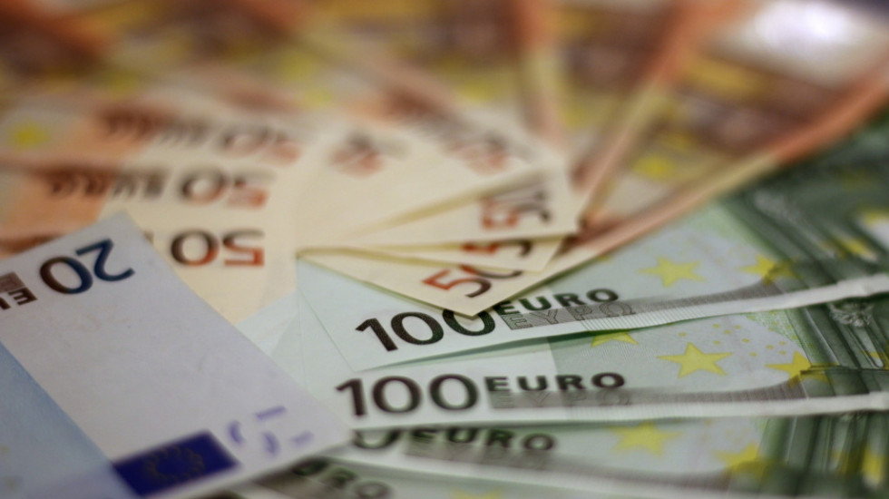 Evro dostigao minimalnu vrednost koja nije zabeležena skoro dve godine - tonu i druge valute