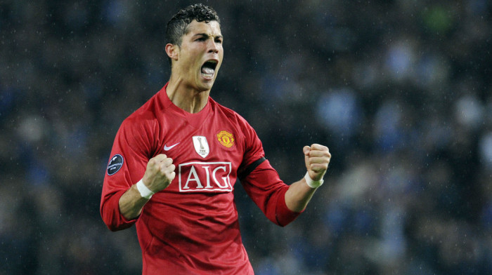 Euforija među navijačima Mančestera: Ronaldo se slikao u dresu Junajteda