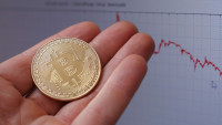 Pad bitkoina - posle nedavnog jačanja mnogi pohrlili da unovče dobitke, pa oborili vrednost kriptovalute