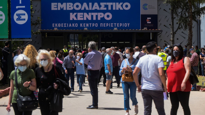 Grčka uvodi nove mere za nevakcinisane: Test za ulazak u banke, prodavnice i druga javna mesta