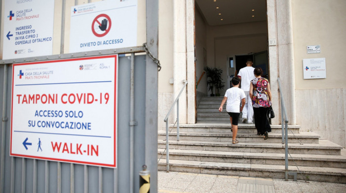 Italijan koji se hvalio da je sa temperaturom išao u prodavnicu, sada je na respiratoru