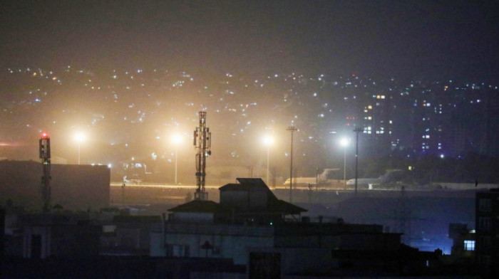 Poslednji avion vojske SAD napustio Kabul, talibani slave odlazak Amerikanaca