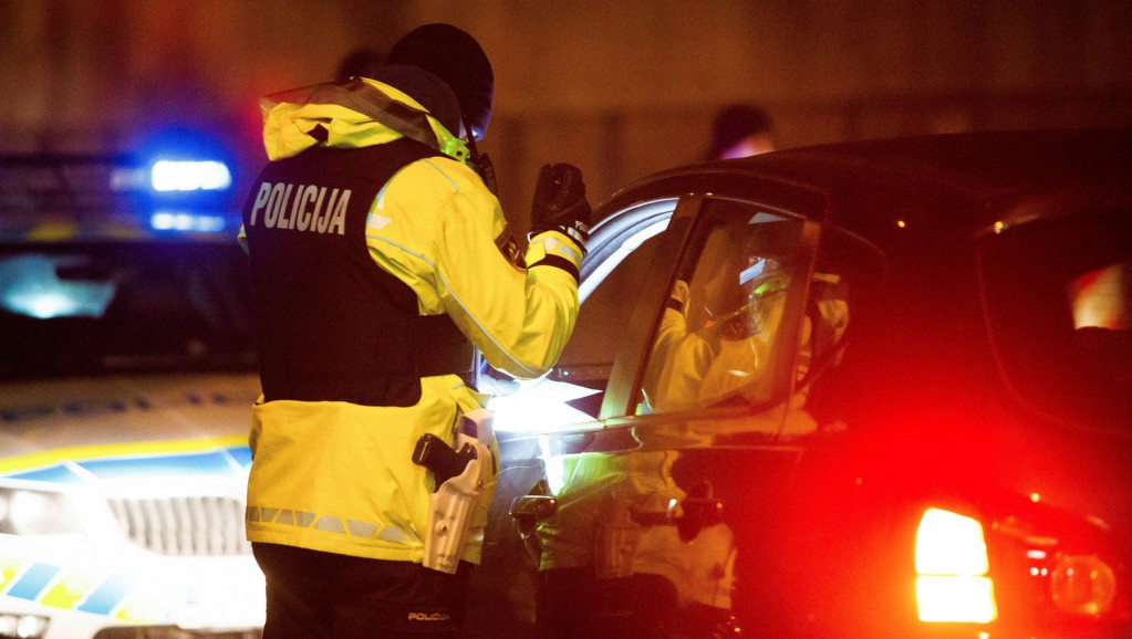 Turski državljanin bežao od policije u Sloveniji pa vozilom udario u njih, povređena tri policajca