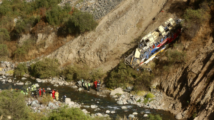 Najmanje 29 mrtvih u Peruu: Autobus pao u provaliju duboku više od 200 metara