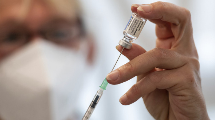 Od sutra u Grčkoj treća doza vakcine protiv koronavirusa za najosetljivije i starije od 60 godina
