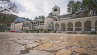 Manji incident ispred Cetinjskog manastira, intervenisala policija