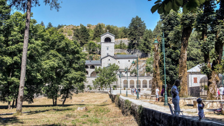 EK poziva na toleranciju u Crnoj Gori i kaže da nije na Uniji da komentariše mesto ustoličenja