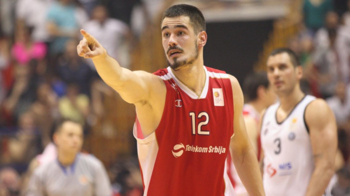 Efikasni Holis i Ivanović vodili košarkaše Zvezde do pobede nad Megom