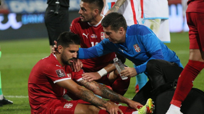 Aleksandar Mitrović prebačen u Urgentni centar nakon povrede na meču protiv Luksemburga