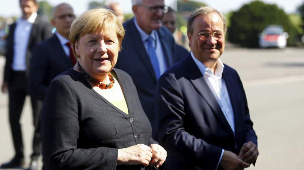 Merkel: Lašet ima moju podršku, može da vodi Nemačku kao kancelar