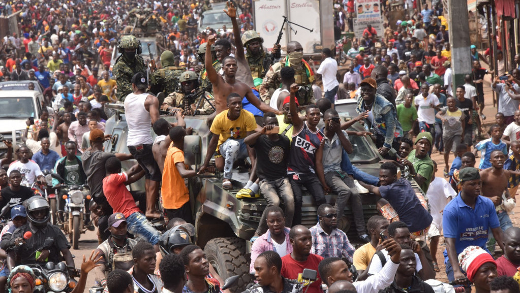 Zvaničnicima gvinejske vlade zabranjen izlazak iz zemlje
