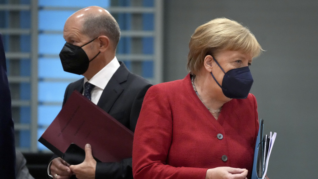 Merkel kritikovala Šolca: Vakcinisani ljudi nisu zamorci