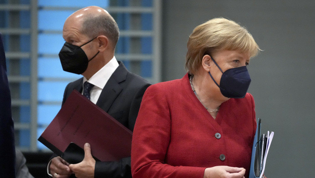 Merkel kritikovala Šolca: Vakcinisani ljudi nisu zamorci