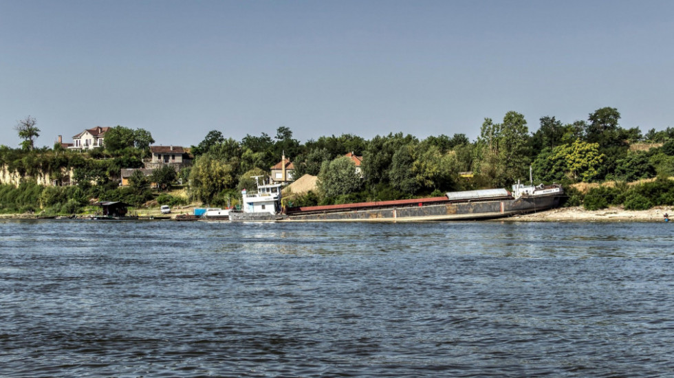 Požarevačka rečna policija zaplenila 1.200 litara nafte na Dunavu