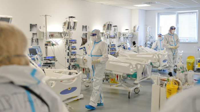 Dr Lađević: Bolnice opterećene, u ovom talasu više pacijenata koji su priključeni na mehaničku ventilaciju