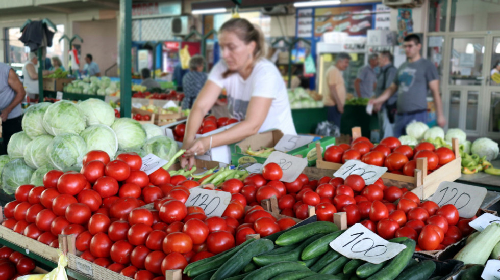 Kupus skuplji gotovo 100 odsto u odnosu na prošlu godinu – i visoke cene povrća uticale na inflaciju