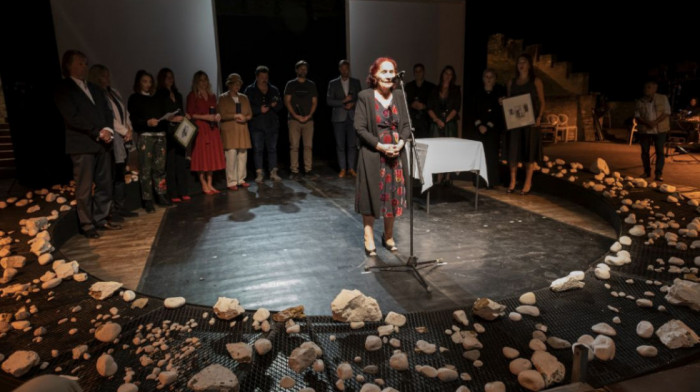 "Čovek je takođe priroda": Deseti Novi tvrđava teatar u Čortanovcima otvara predstava "Poetesa"