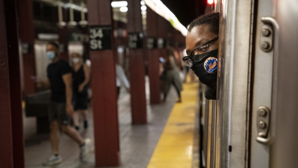 Metro u Njujorku sat i po vremena bio bez struje - neko je slučajno pritisnuo dugme