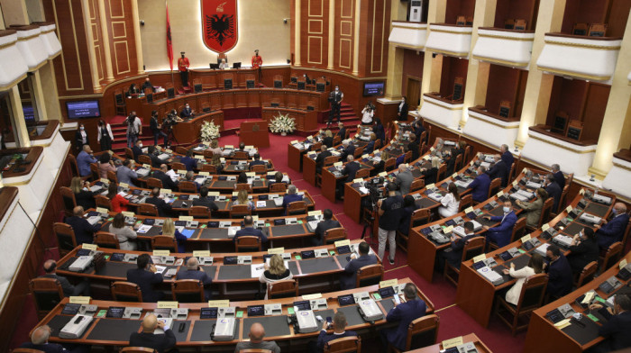 Članovi albanskog parlamenta položili zakletvu