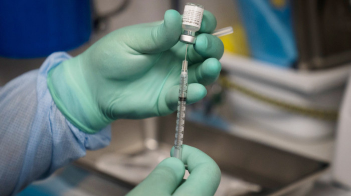 Nemačka mora da izbaci iz upotebe tri miliona vakcina protiv koronavirusa