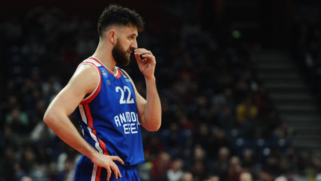 Efes savladao Žalgiris za trofej Glorija kupa: Petrušev dvocifren, osam poena Micića