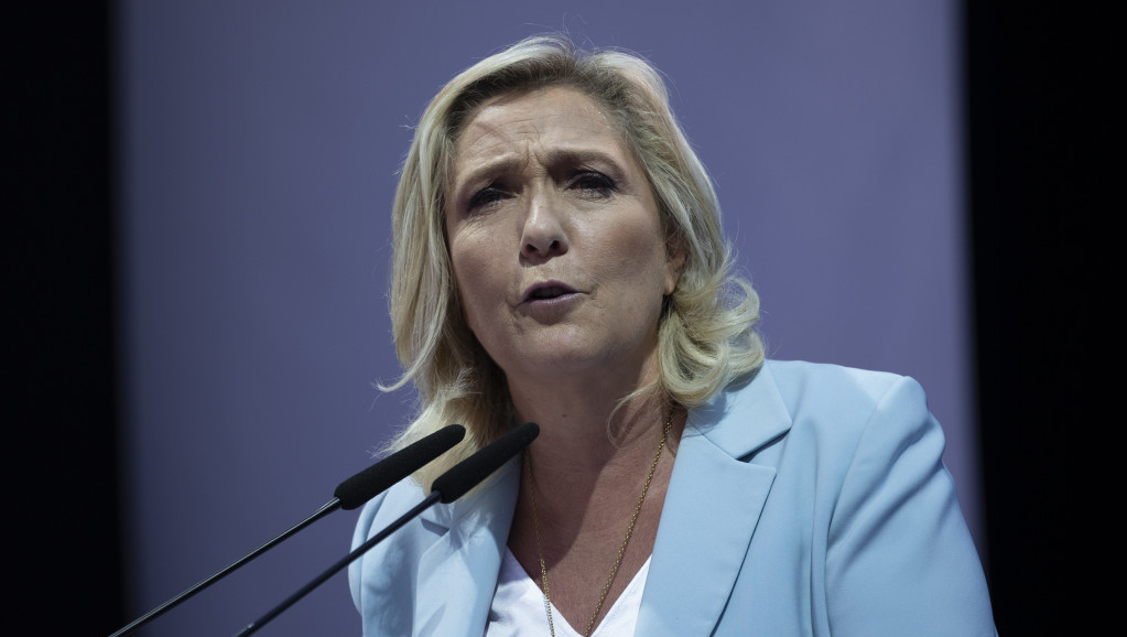 "Napad na identitet naše nacije": Protest Marin le Pen zbog zastave EU na Trijumfalnoj kapiji