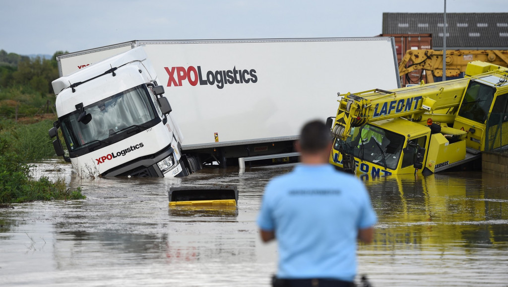 Velike poplave na jugu Francuske, u jednom regionu za dva sata palo kiše koliko i za dva meseca