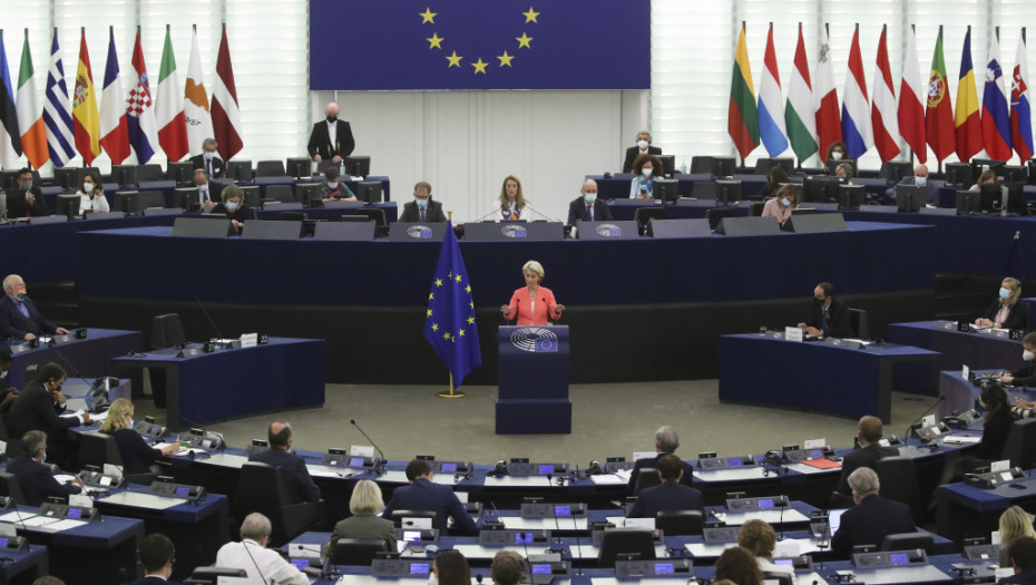 Evropska komisija bi mogla da poštedi Slovačku i Mađarsku embarga na rusku naftu