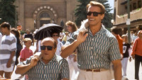 "Blizanci" postaju "Trojke": Švarceneger i Deni Devito u novom filmu dobijaju trećeg brata