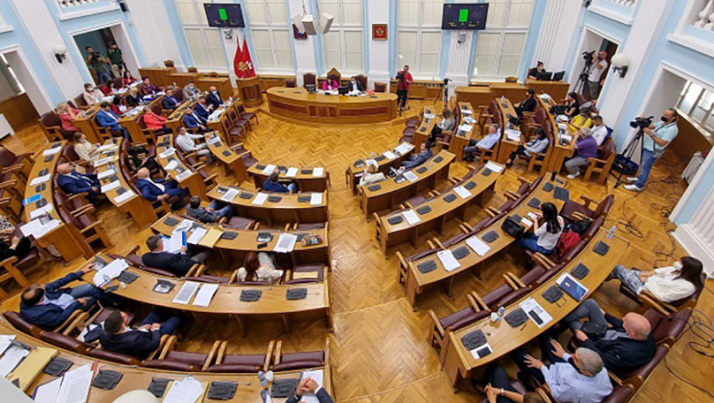 Poraz DPS-a na Cetinju, Vujačić izabrana za novu predsednicu Skupštine