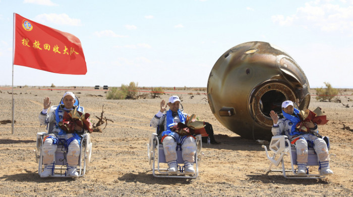 Kineski astronauti se vratili na Zemlju posle 90 dana na svemiskoj stanici