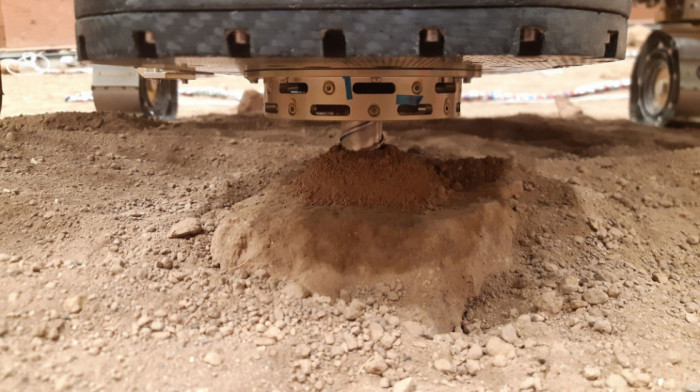 Rover Rozalind Frenklin obavio probno bušenje rupe duboke 1,7 metara