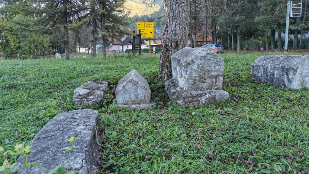 U Bajinoj Bašti počela izgradnja Parka ćirilice