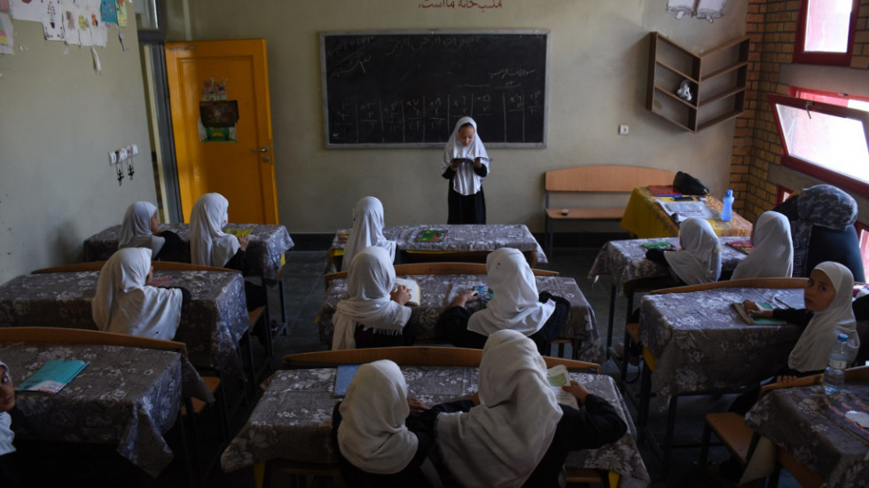 Devojčice isključene iz srednjih škola u Avganistanu, talibani zatvorili i žensko ministarstvo