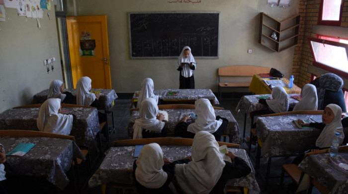 Zamenik talibanskog ministra: Devojčice vratiti u škole, nema valjanog razloga za tu zabranu