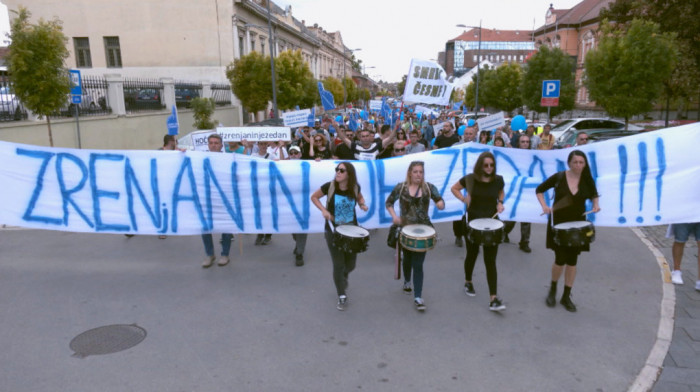 U Zrenjaninu održan "Marš za vodu": Deca nam nikada nisu pila česmovaču
