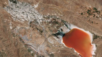 Zemlja iz svemira: Pogledajte neverovatan snimak crvenog jezera u Iranu