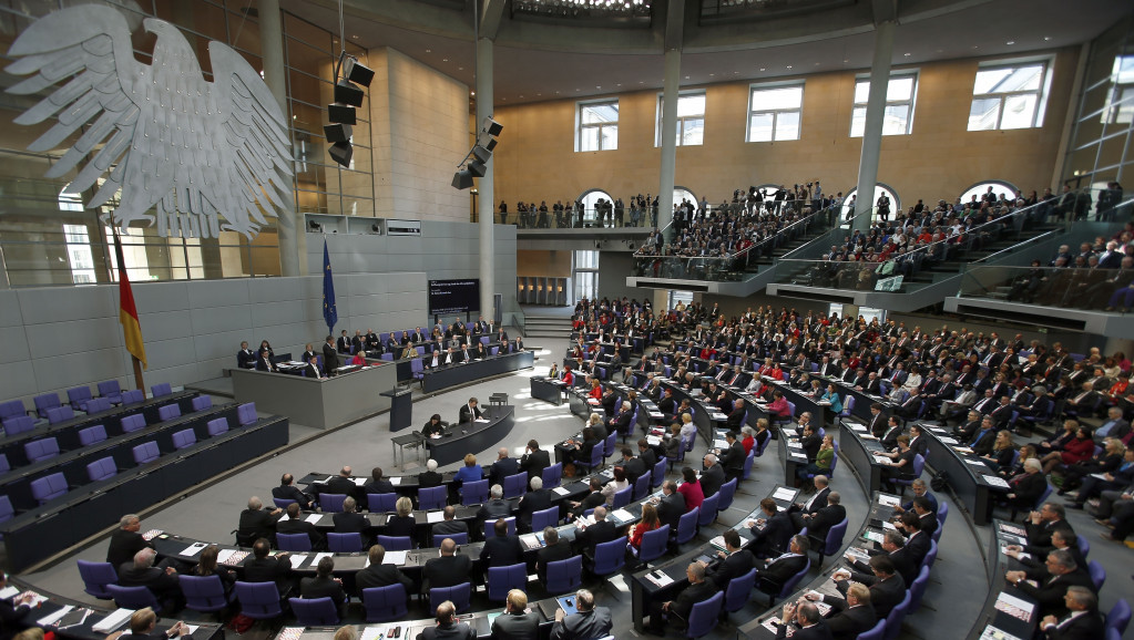 Poslanici Bundestaga kao đaci u učionici: Liberali neće da sede pored desničara