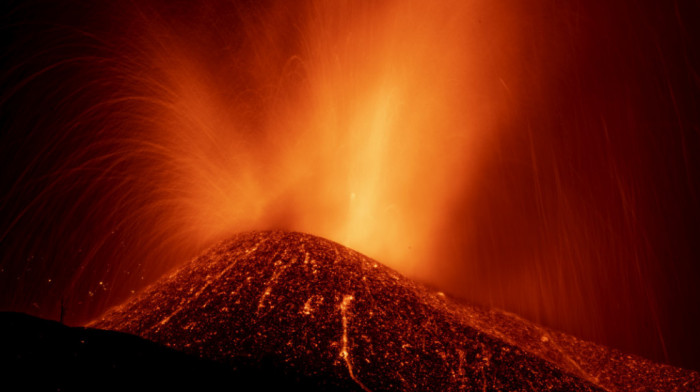 Vulkan na La Palmi i dalje aktivan, šteta 87 miliona evra