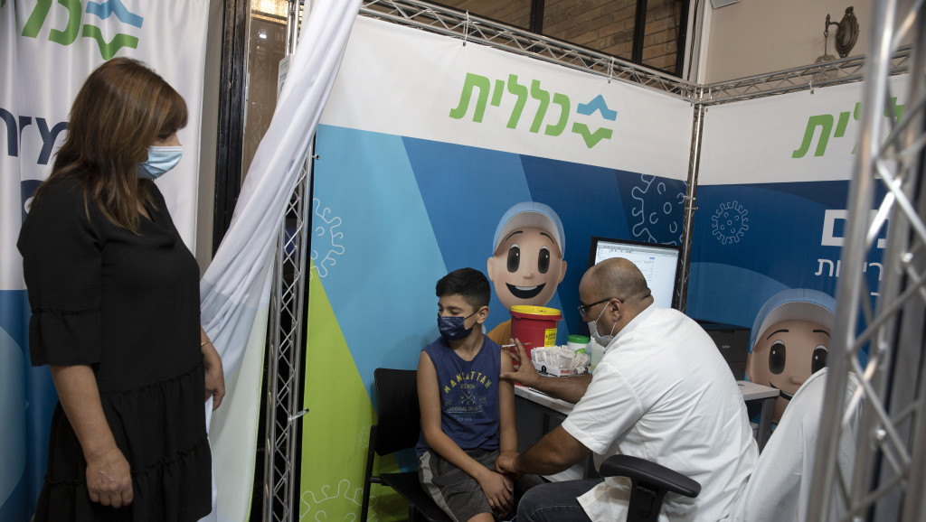 Izrael: Četvrta doza vakcine tri puta smanjuje rizik od dobijanja težeg oblika kovida