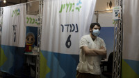 Prvi smrtni slučaj pacijenta zaraženog omikronom u Izraelu: Preminuo muškarac (80) koji je primio dve doze