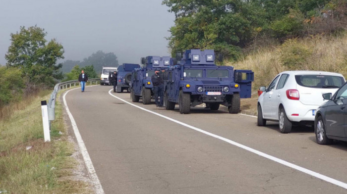 Sedmi dan protesta na Kosovu: Situacija mirna, preko Jarinja i Brnjaka i dalje samo pešice